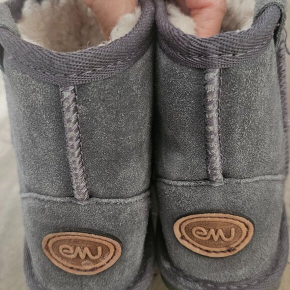 EMU Ugg BOOTS (kids size US12/EU29) - Picture 1 of 2